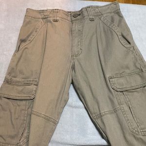 Wrangler- relaxed fit cargo jeans